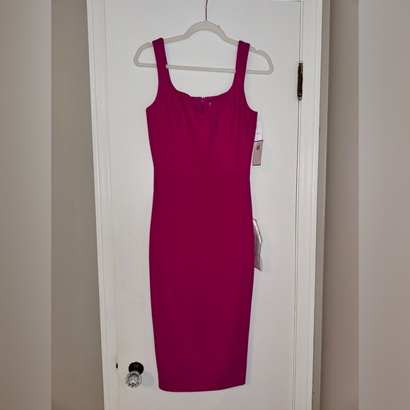 Dress the Population Sloane Sleeveless Sheath Dress in Bright Fuchsia - Picture 4 of 8